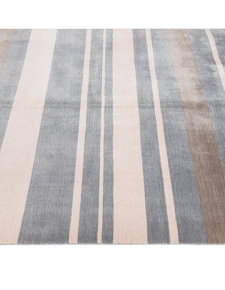 Detail image of  4' 9 x 6' 8  Hand Knotted Darya Wool Rug