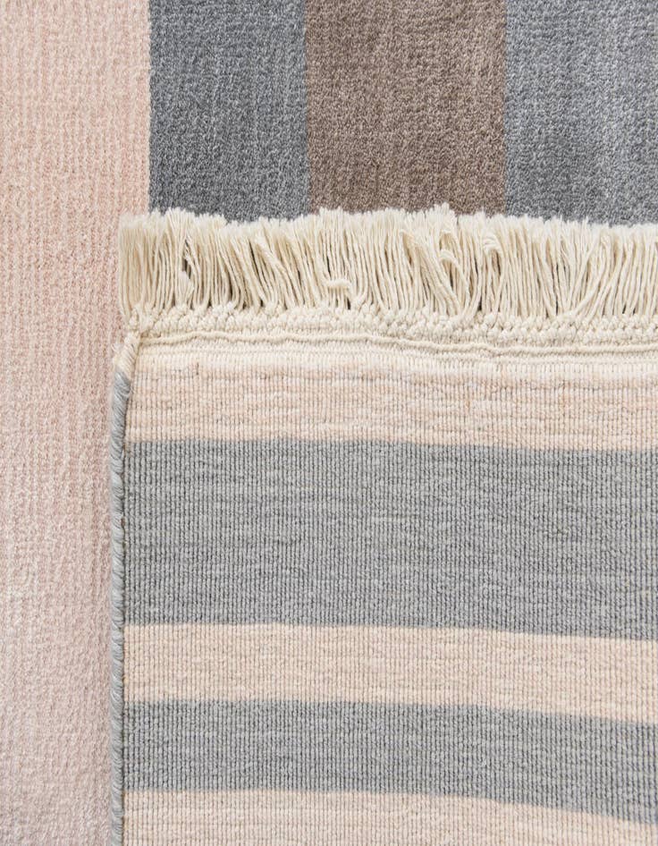 Detail image of  4' 9 x 6' 8  Hand Knotted Darya Wool Rug