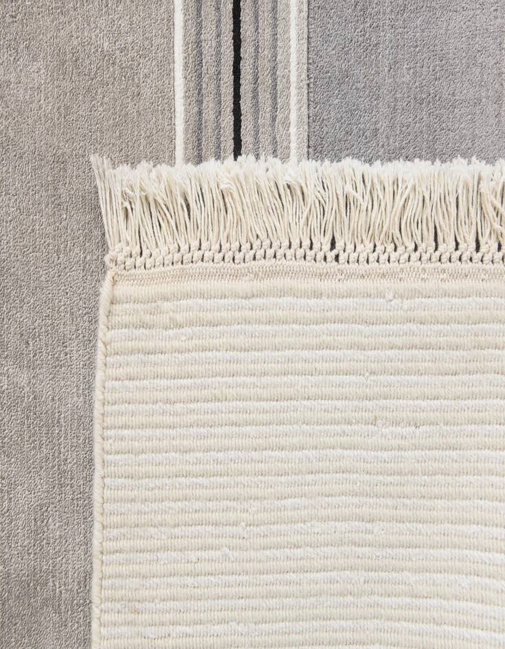Detail image of  4' 11 x 6' 8  Hand Knotted Darya Wool Rug