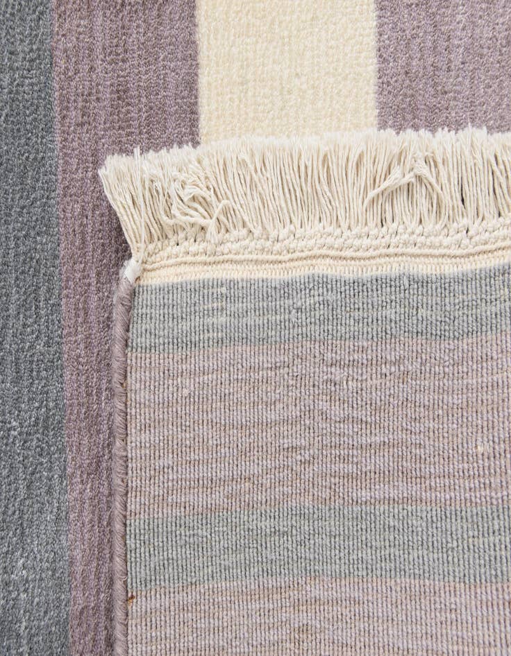 Detail image of  4' 11 x 6' 7  Hand Knotted Darya Wool Rug