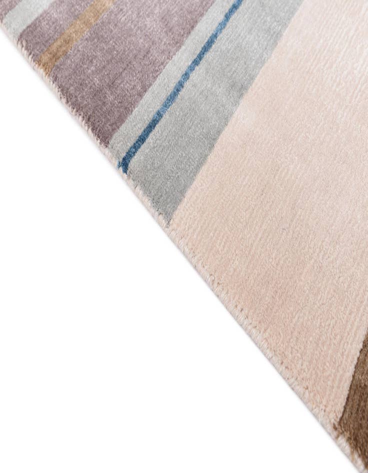 Detail image of  4' 11 x 6' 7  Hand Knotted Darya Wool Rug