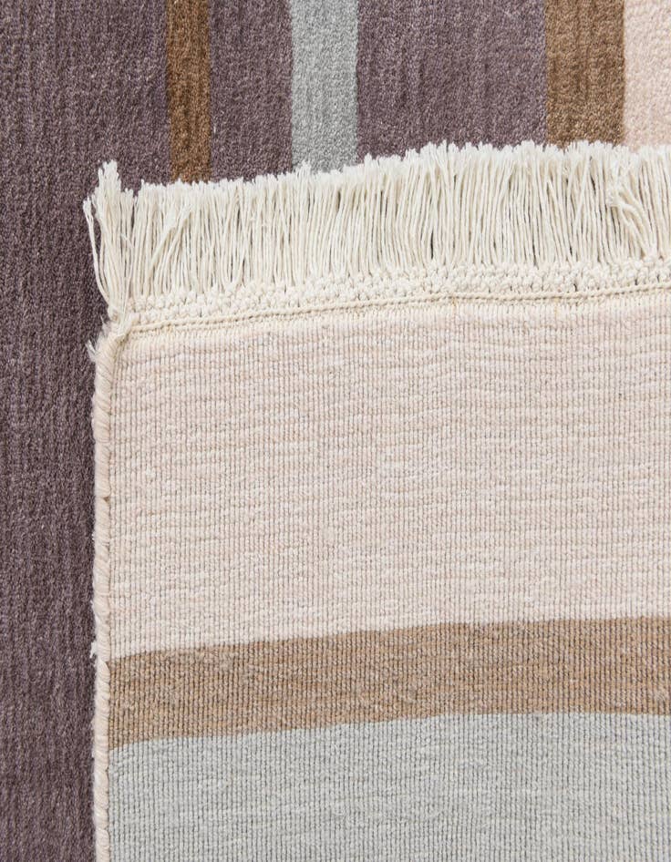 Detail image of  4' 11 x 6' 7  Hand Knotted Darya Wool Rug