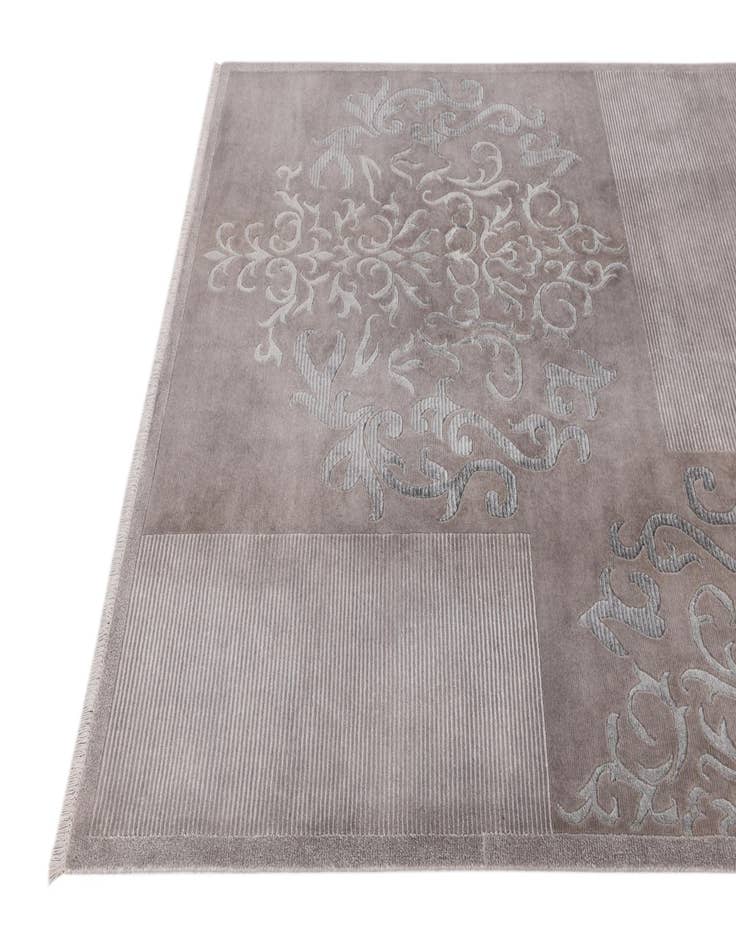 Detail image of  5' 5 x 7' 8  Hand Knotted Darya Wool Rug