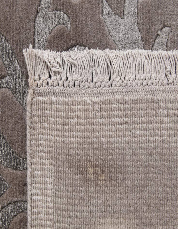Detail image of  5' 5 x 7' 8  Hand Knotted Darya Wool Rug