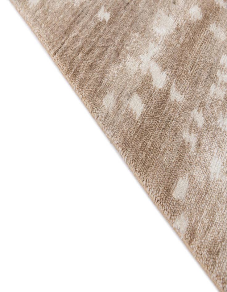 Detail image of  3' x 5'  Hand Knotted Darya Wool Rug