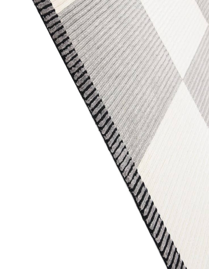 Detail image of  5' 6 x 7' 9  Hand Knotted Darya Wool Rug