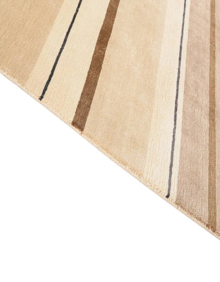 Detail image of 3' 11 x 5' 11 Hand Knotted Darya Wool Rug