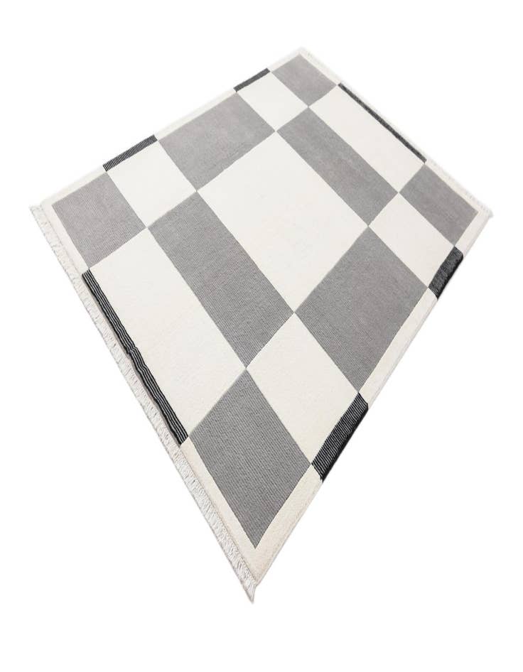 Detail image of  5' 7 x 8'  Hand Knotted Darya Wool Rug