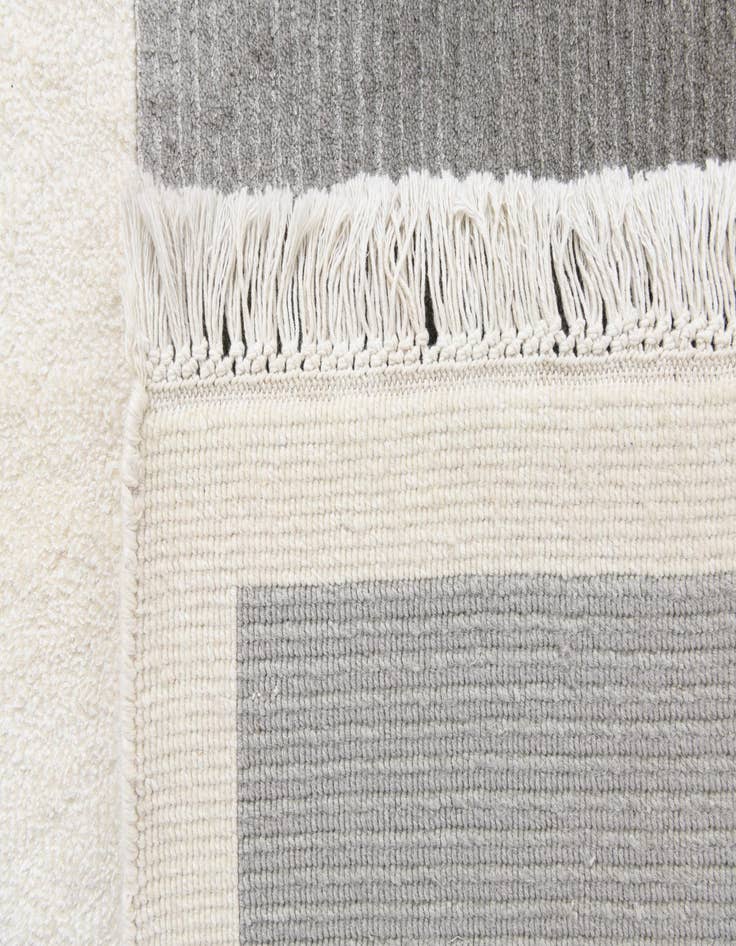 Detail image of  5' 7 x 8'  Hand Knotted Darya Wool Rug