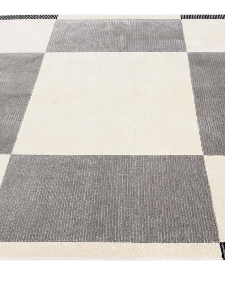 Detail image of  5' 5 x 7' 10  Hand Knotted Darya Wool Rug