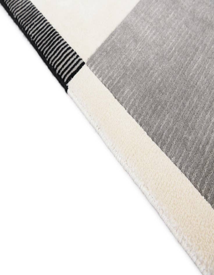 Detail image of  5' 5 x 7' 10  Hand Knotted Darya Wool Rug