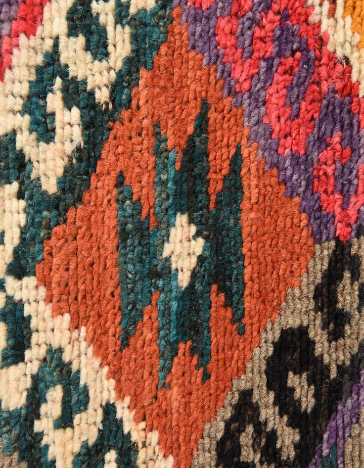 Detail image of  5' x 7'  Hand Knotted Darya Wool Rug