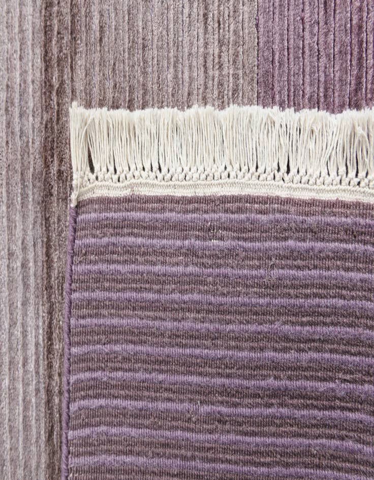 Detail image of  4' 11 x 6' 9  Hand Knotted Darya Wool Rug