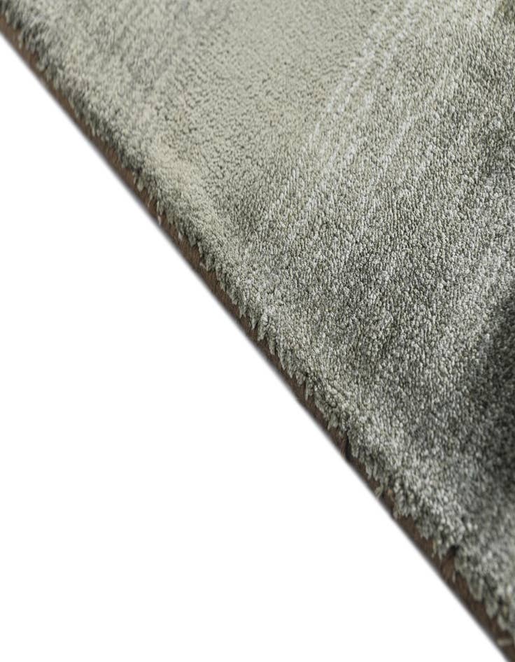 Detail image of  2' 7 x 4' 11  Hand Knotted Darya Wool Rug