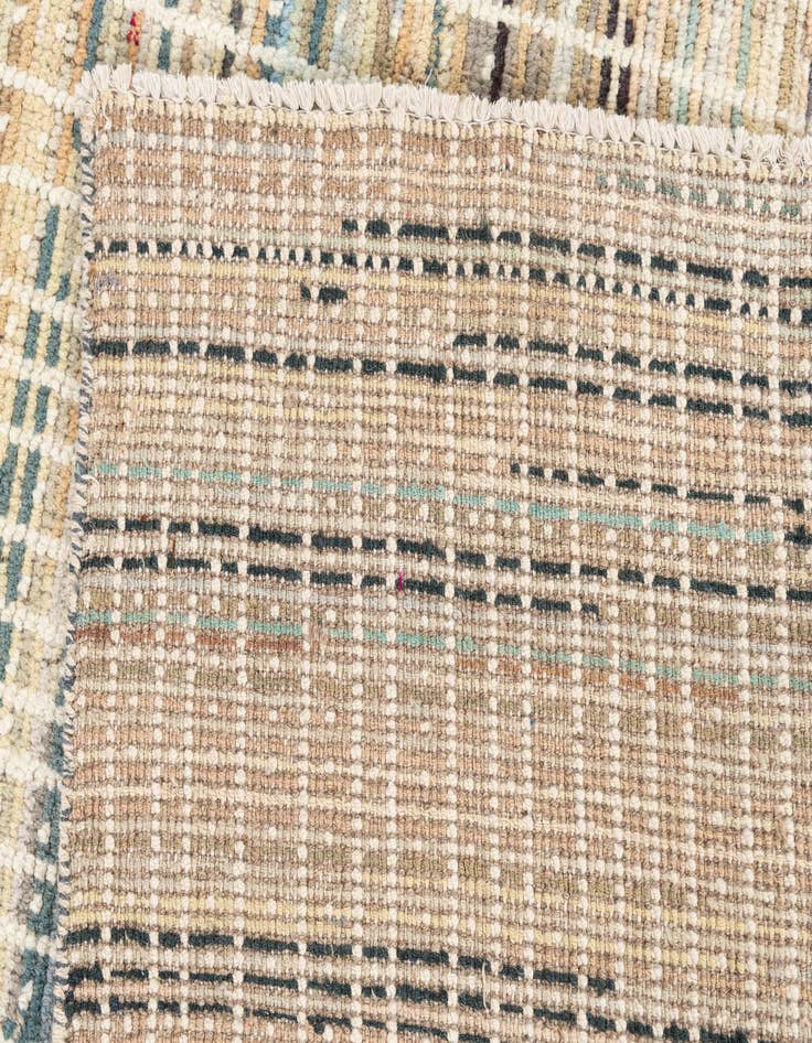 Detail image of  8' 5 x 9' 8  Hand Knotted Darya Wool Rug