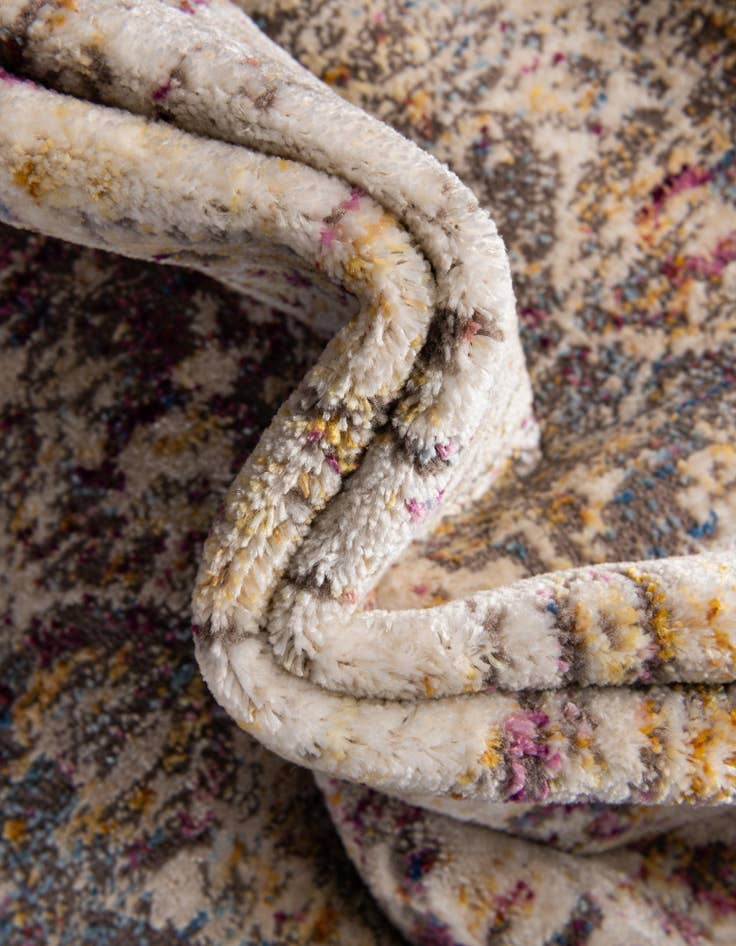 Detail image of  6' x 8' 9 Deepa Rug