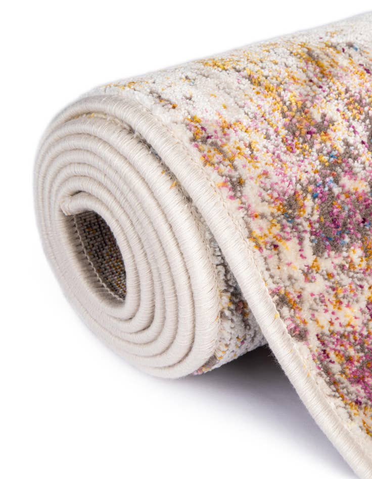 Detail image of  6' x 8' 9 Deepa Rug