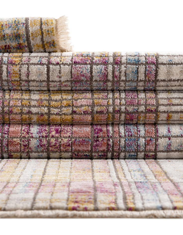 Detail image of  3' 3 x 5' Deepa Rug