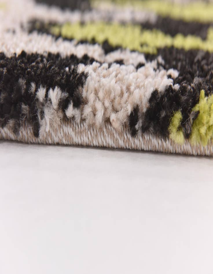 Detail image of  5' 2 x 7' 6 Diana Rug