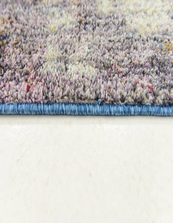 Detail image of  5' 3 x 7' 6 Empera Rug