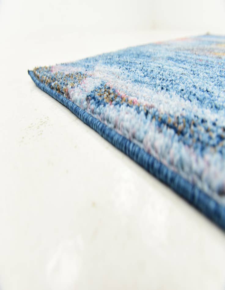 Detail image of  5' 3 x 7' 6 Empera Rug