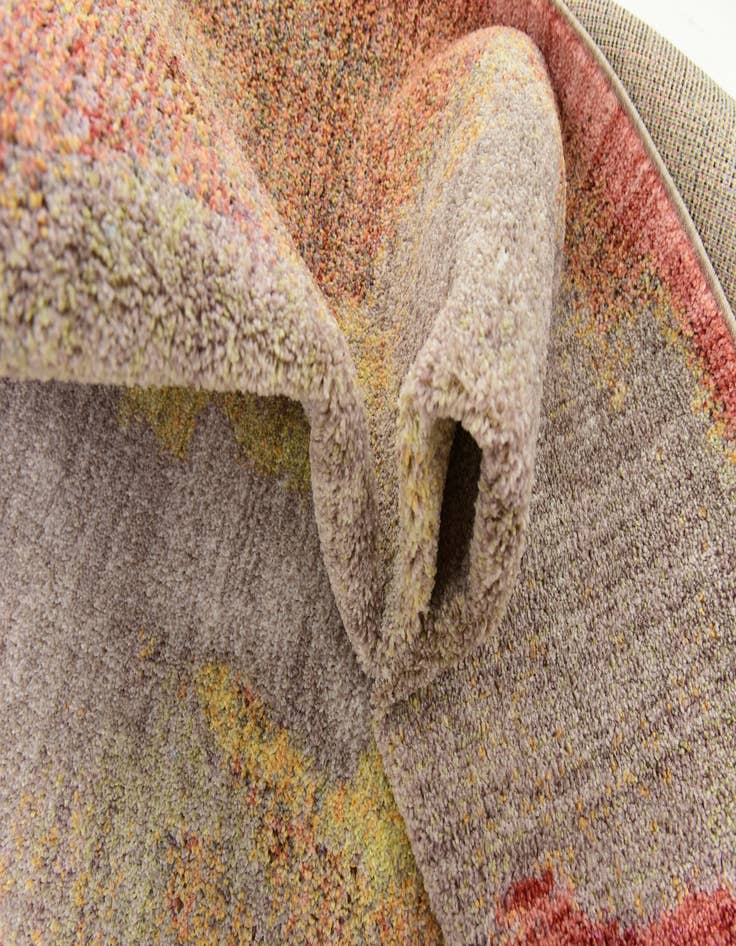 Detail image of  5' 3 x 7' 6 Empera Rug