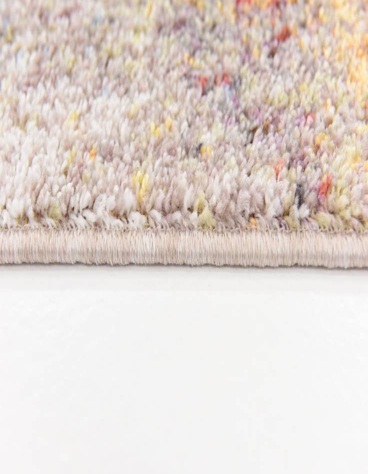 Detail image of  5' 3 x 7' 6 Empera Rug