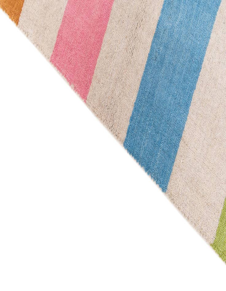 Detail image of  5' 2 x 8'  Hand Knotted Gabbeh Wool Rug