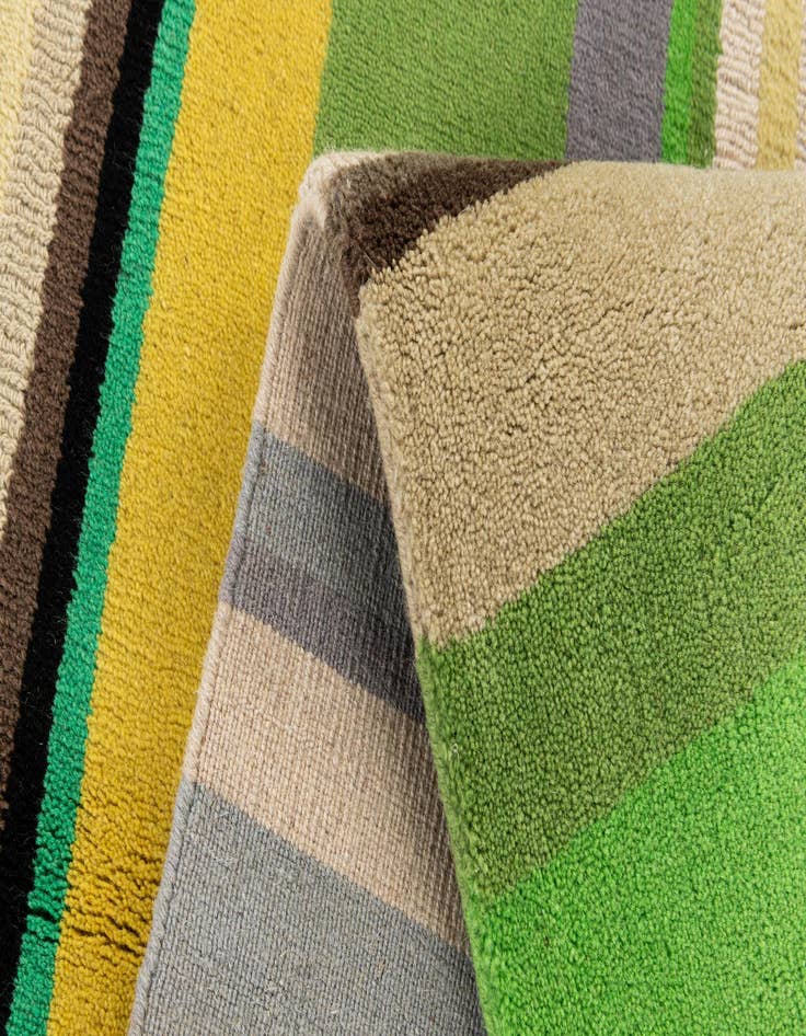 Detail image of  5' 7 x 7' 9  Hand Knotted Gabbeh Wool Rug
