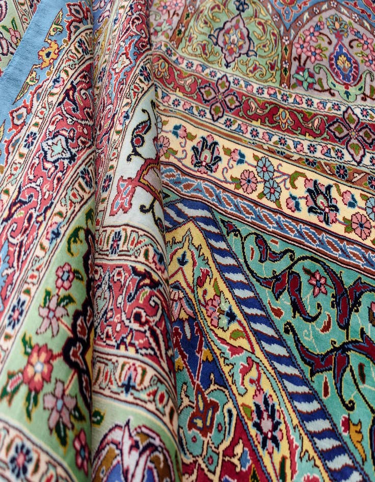 Detail image of  11' 4 x 16' 4 Ghom Silk Rug