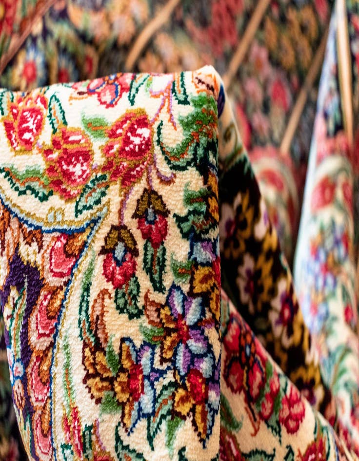 Detail image of  3' 3 x 4' 10 Ghom Silk Rug