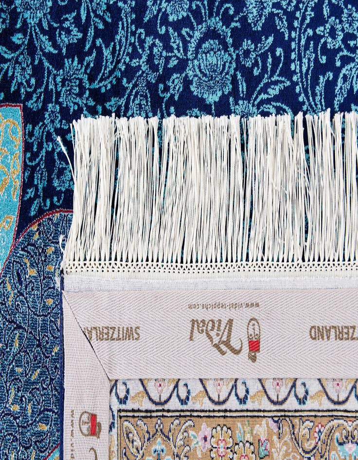 Detail image of  6' 7 x 9' 10 Glarus Rug