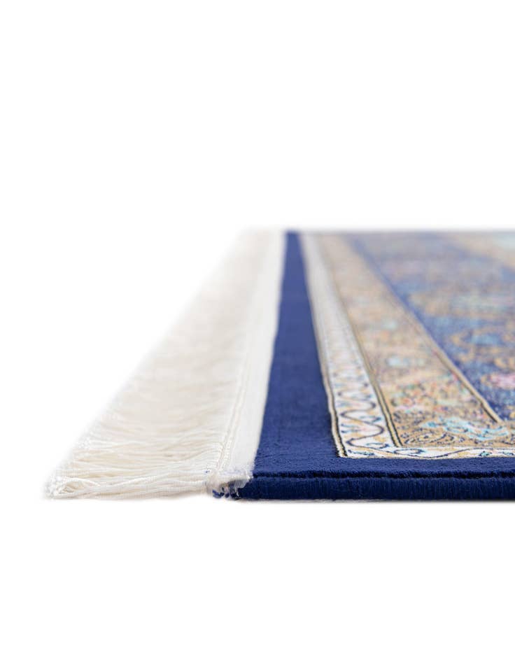 Detail image of  6' 7 x 9' 10 Glarus Rug