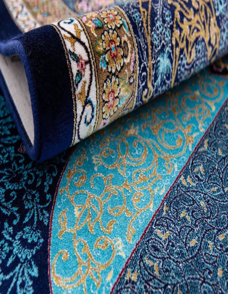 Detail image of  6' 7 x 9' 10 Glarus Rug