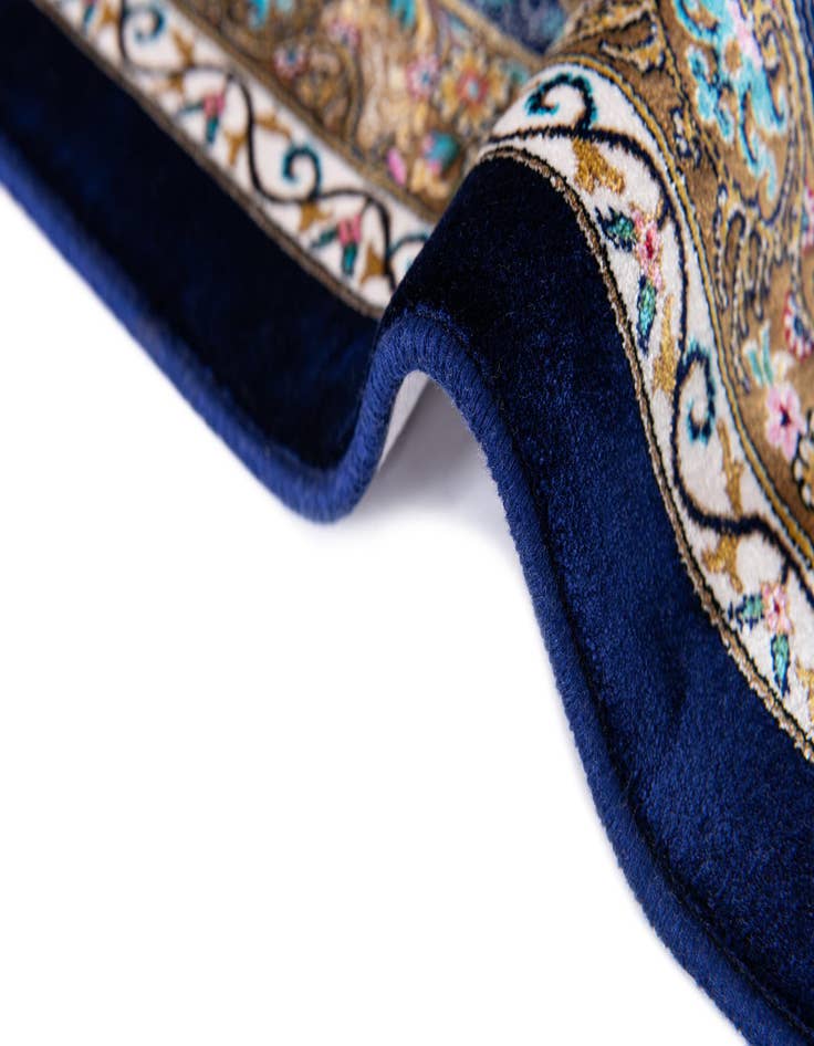 Detail image of  6' 7 x 9' 10 Glarus Rug