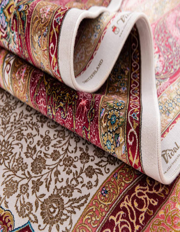 Detail image of  6' 7 x 9' 10 Glarus Rug