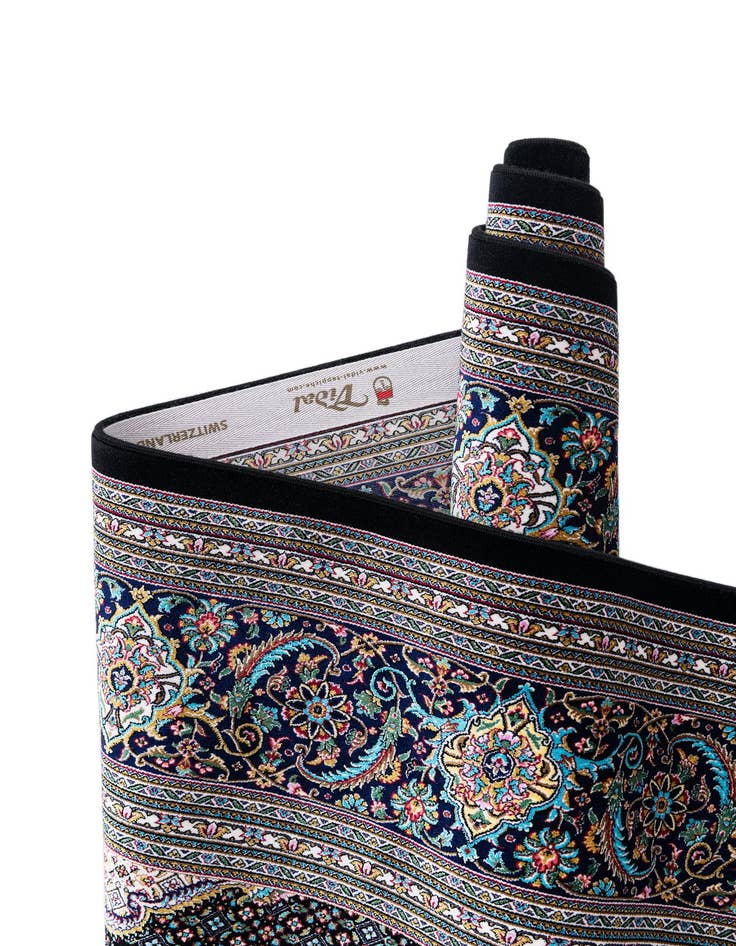 Detail image of  6' 7 x 9' 10 Glarus Rug