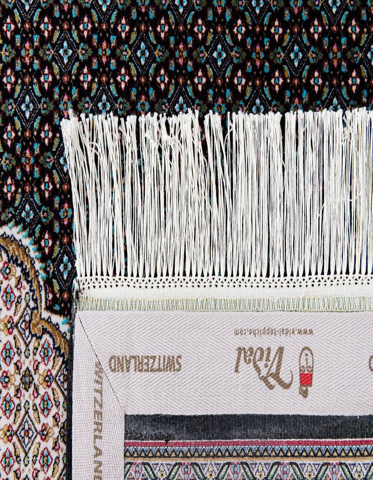 Detail image of  6' 7 x 9' 10 Glarus Rug