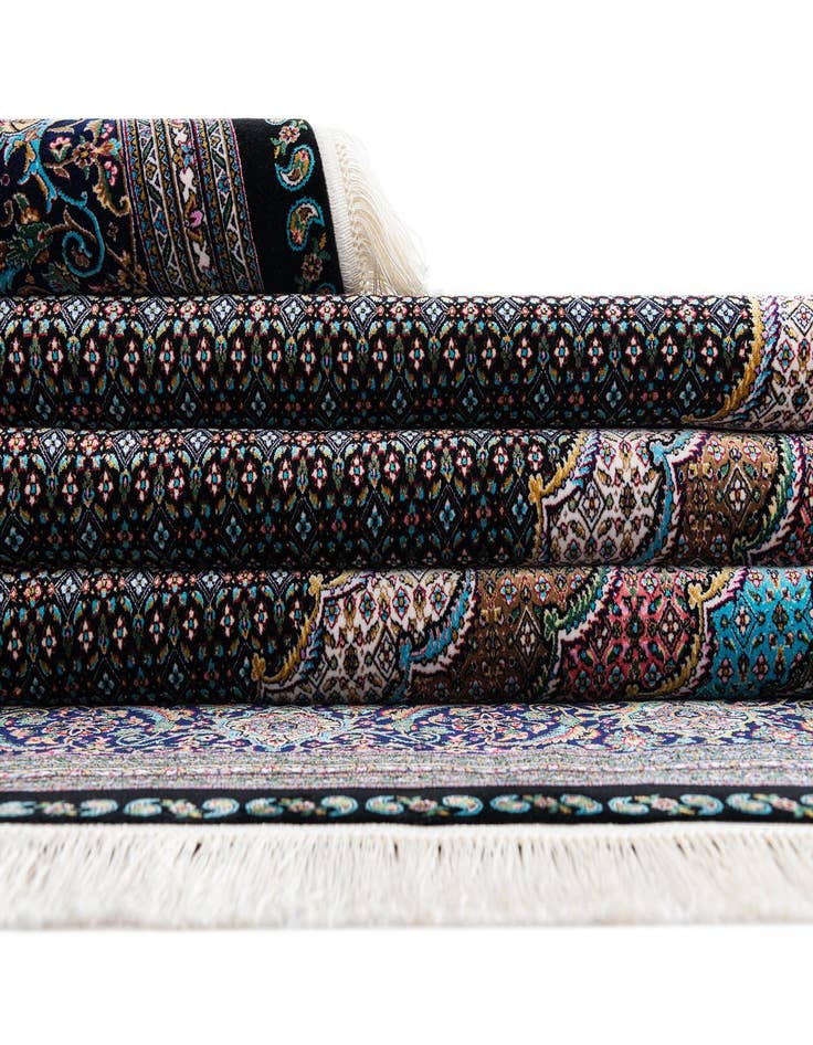 Detail image of  6' 7 x 9' 10 Glarus Rug