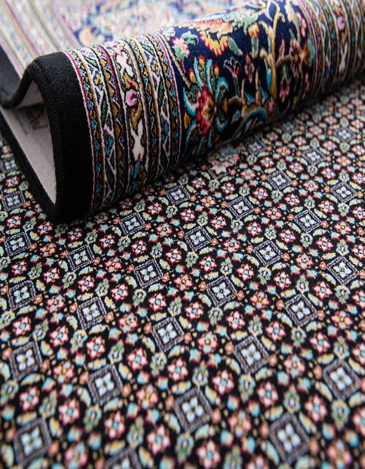 Detail image of  6' 7 x 9' 10 Glarus Rug