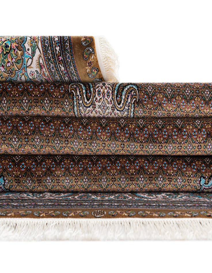 Detail image of  6' 7 x 9' 10 Glarus Rug