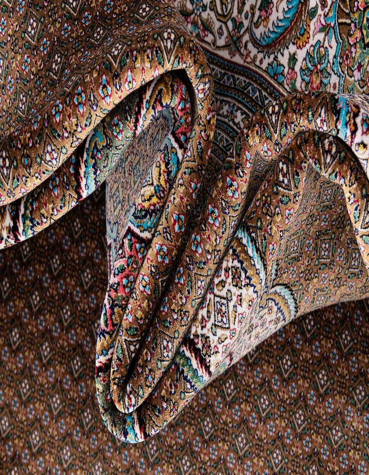 Detail image of  6' 7 x 9' 10 Glarus Rug