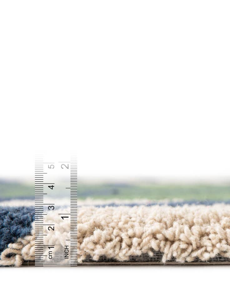 Detail image of  4' 1 x 6' 1 Handtufted Wool Rug