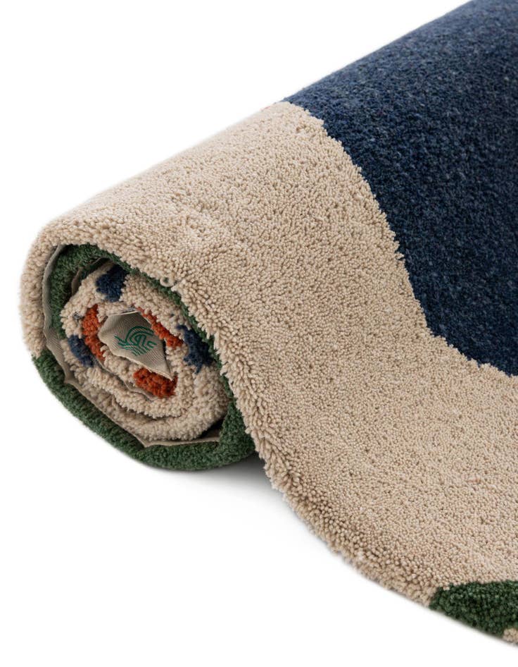 Detail image of  4' 1 x 6' 1 Handtufted Wool Rug