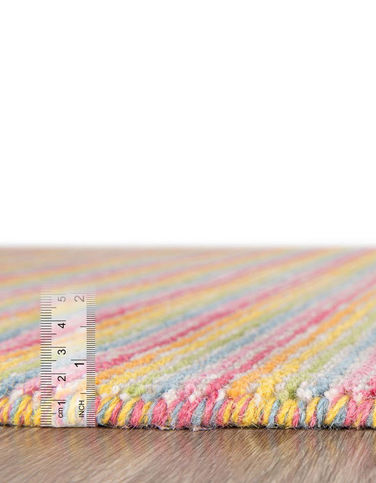 Detail image of  5' 1 x 8'  Hand Woven Happy Rugs Happy Home Wool