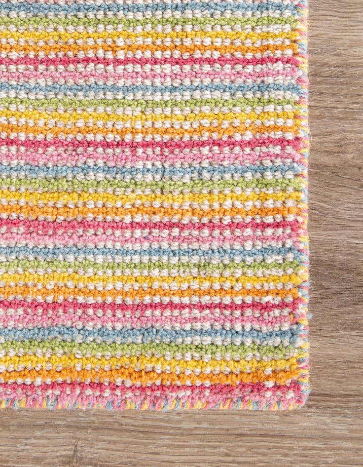 Detail image of  5' 1 x 8'  Hand Woven Happy Rugs Happy Home Wool