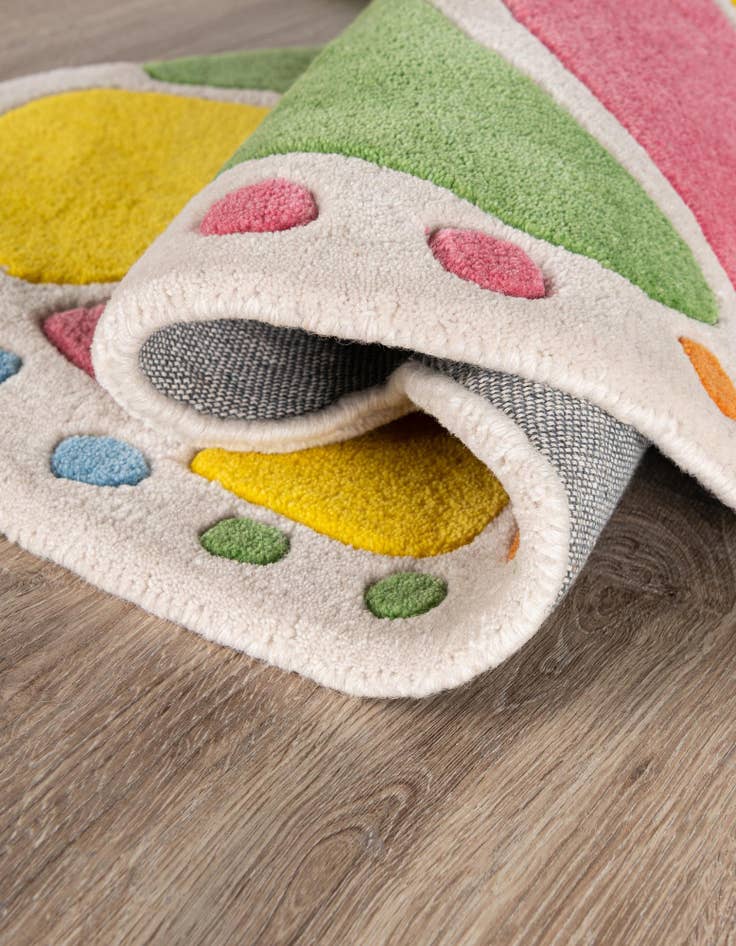 Detail image of  5' 5 x 8' Happy Rugs Butterfly Wool