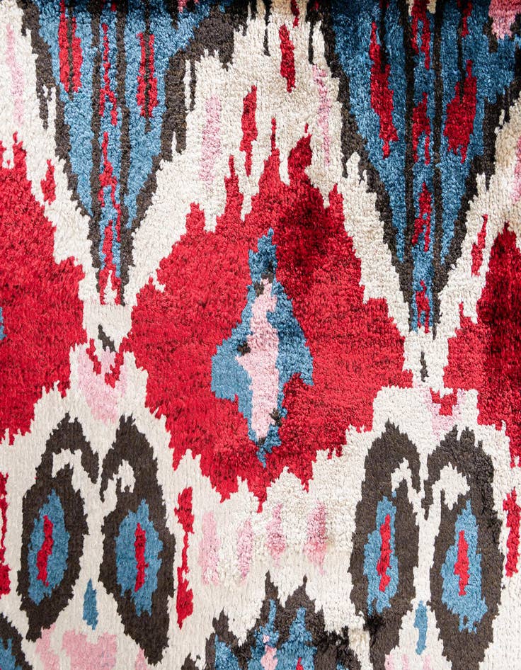 Detail image of  3' 4 x 4' 10  Hand Knotted Ikat Wool Rug
