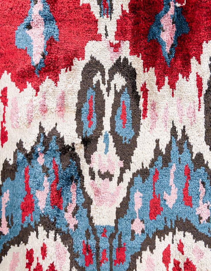 Detail image of  3' 4 x 4' 10  Hand Knotted Ikat Wool Rug