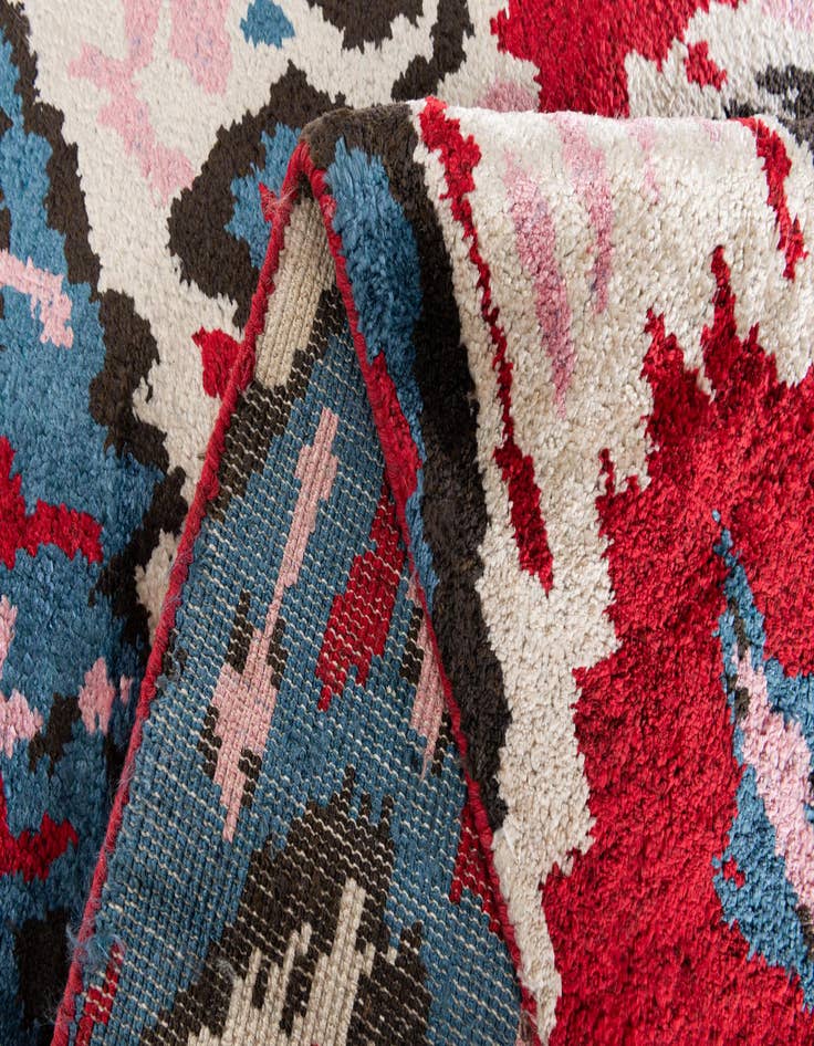 Detail image of  3' 4 x 4' 10  Hand Knotted Ikat Wool Rug
